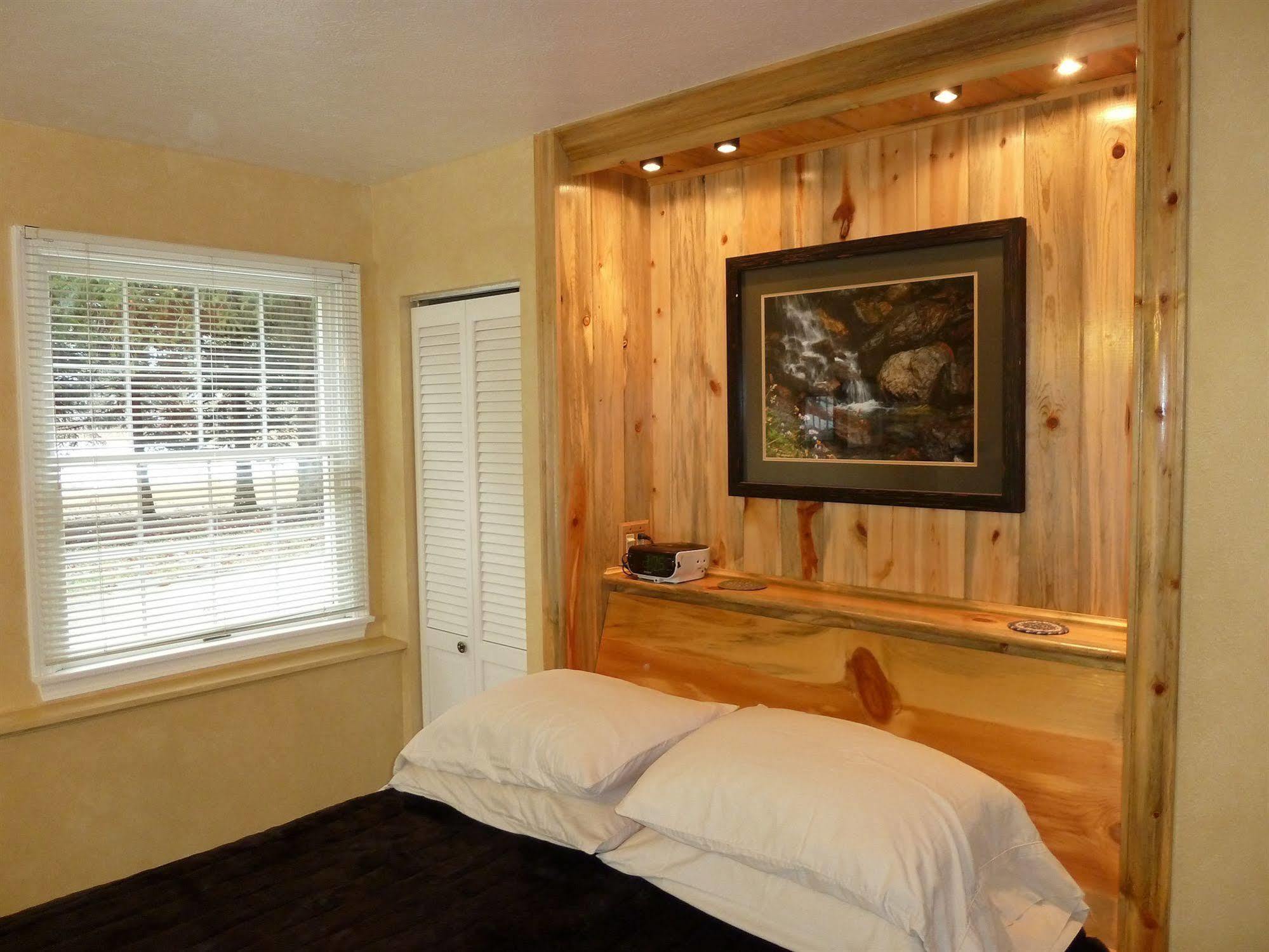 Bad Rock Bed And Breakfast Inn Columbia Falls Dış mekan fotoğraf