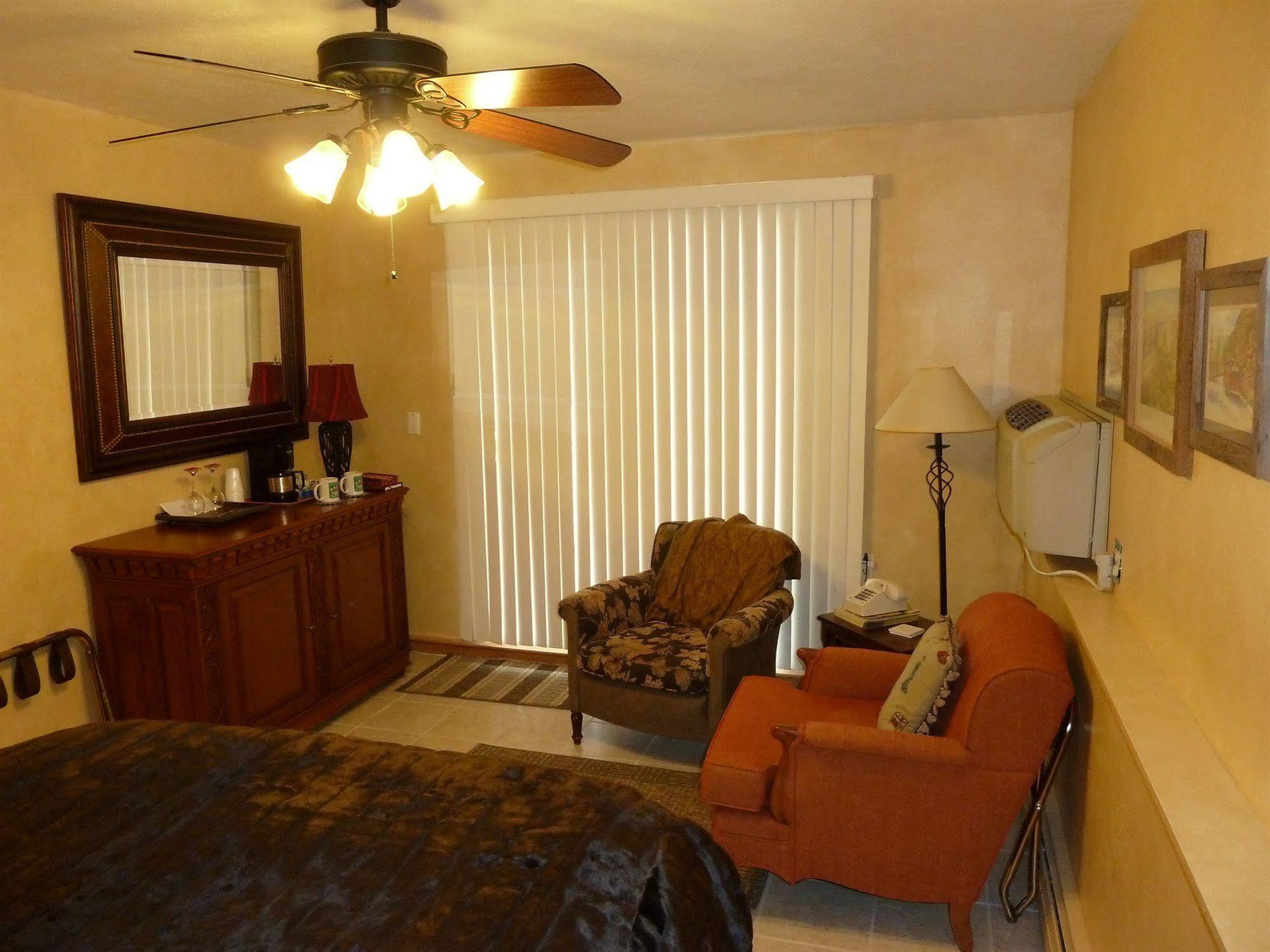 Bad Rock Bed And Breakfast Inn Columbia Falls Dış mekan fotoğraf