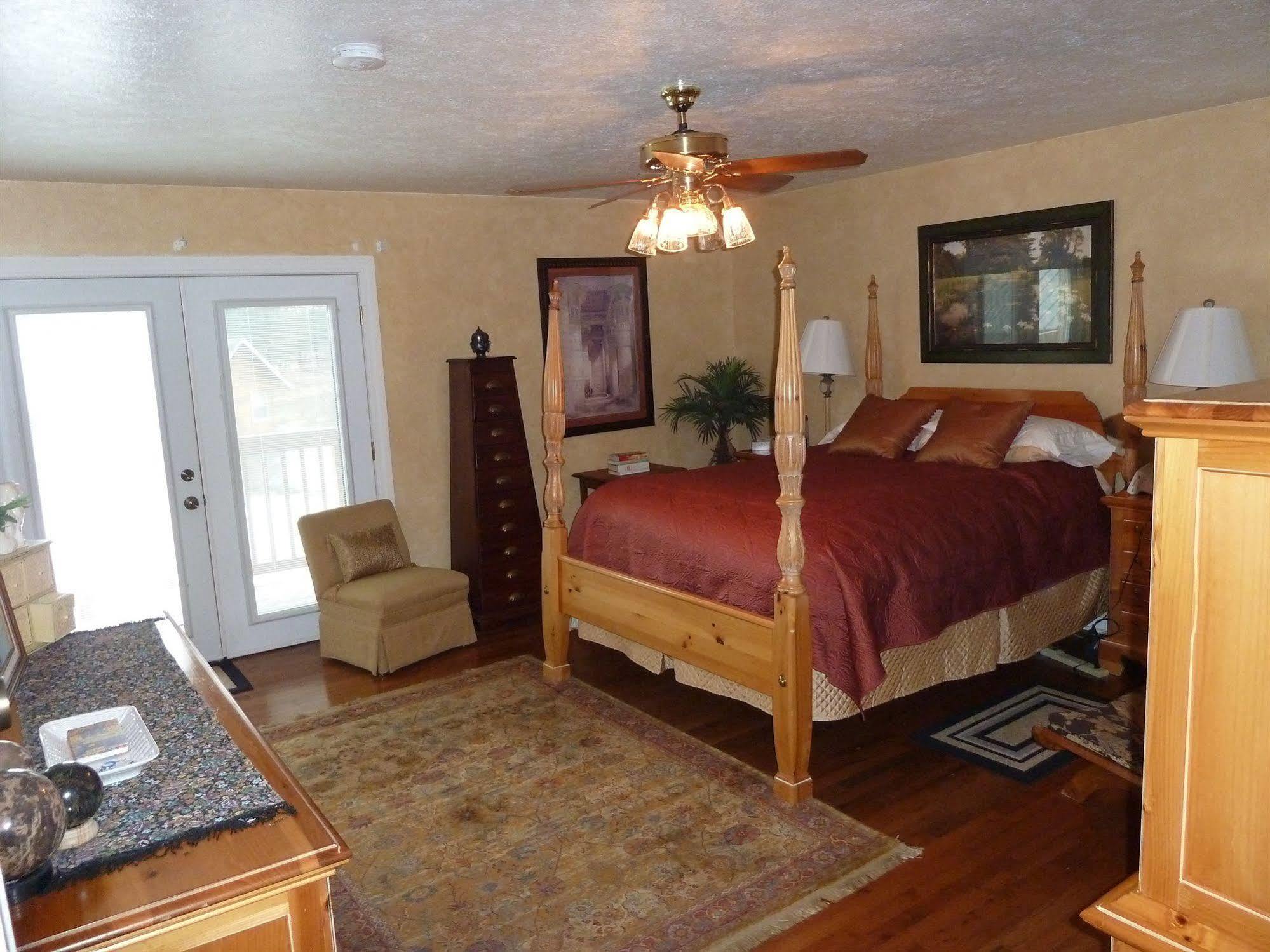 Bad Rock Bed And Breakfast Inn Columbia Falls Dış mekan fotoğraf